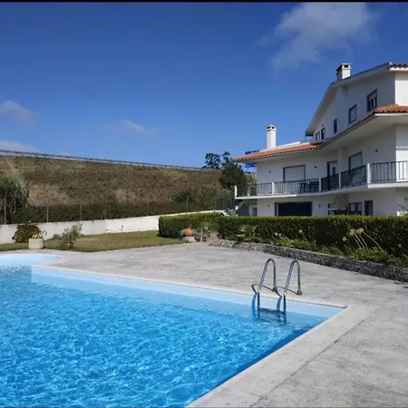 וילה Vergikosk House - 4 Quartos Com Piscina Privada בומברל